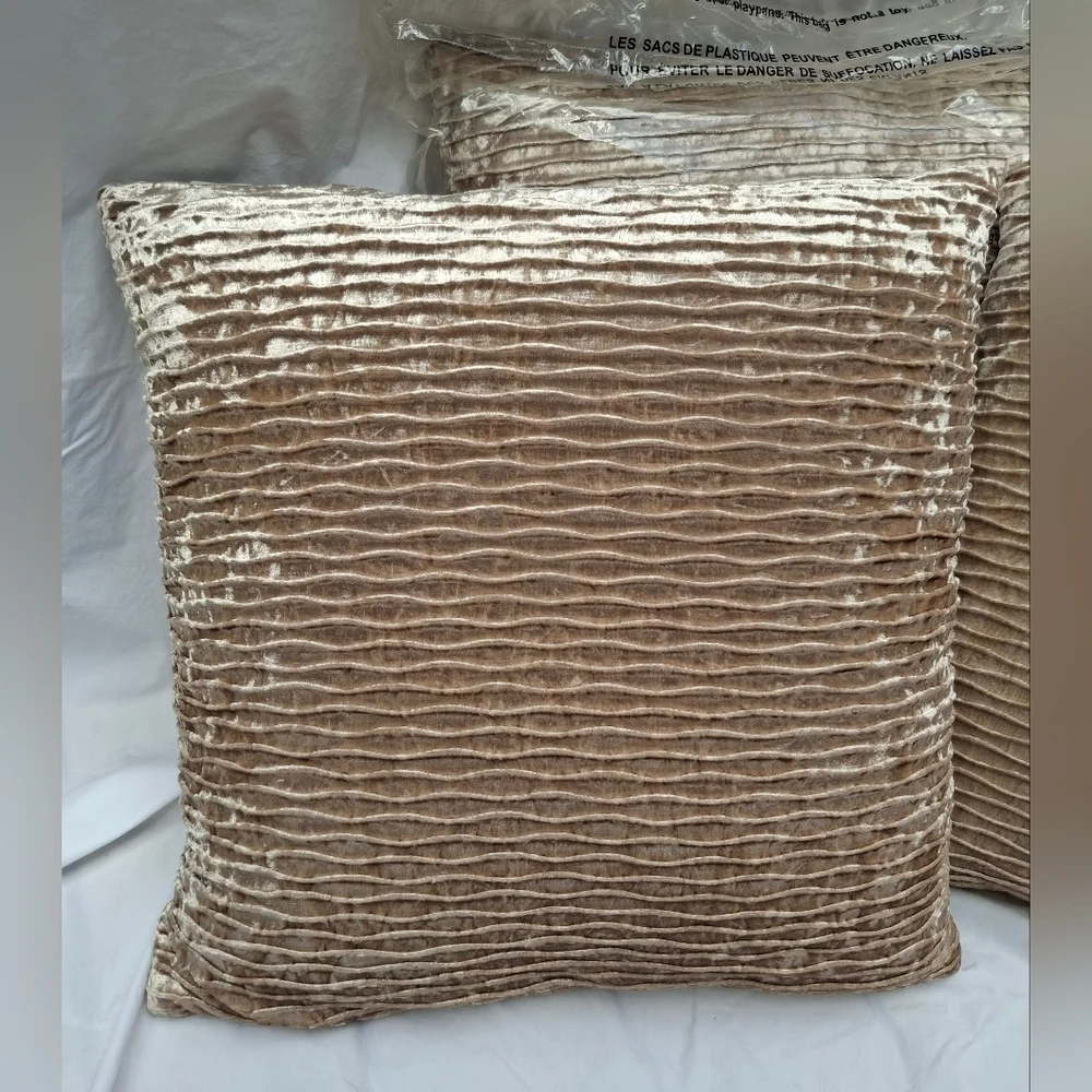 Vintage Pier 1 Ripple Velvet Ivory Set Of 5 Accent Pillows Throw Pillows